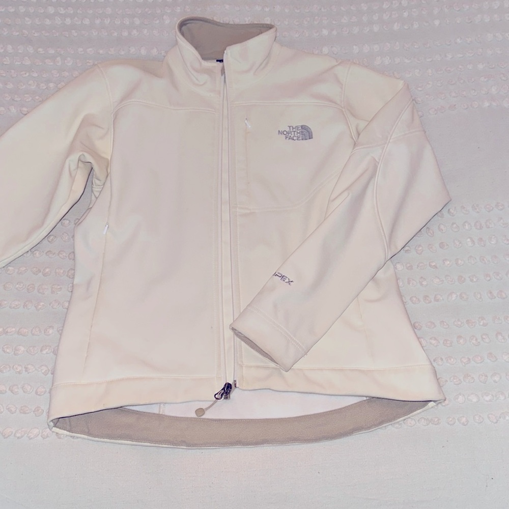 Woman’s North face cream, Apex jacket. Size Medium, cream. 🤍
